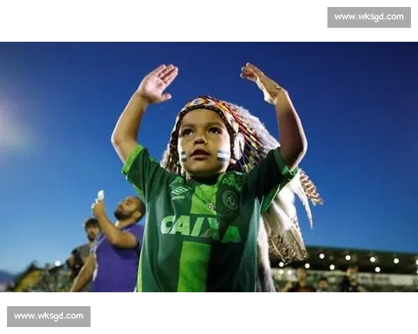 热刺门神深情告别亚洲一哥:传奇永不褪色,前路繁花似锦 热刺门神深情告别亚洲一哥:传奇永不褪色,前路繁花似锦