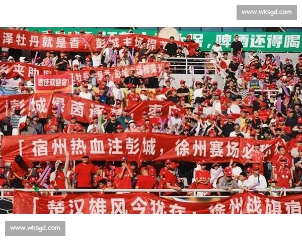 苏超焦点战:南京徐州 1-1 燃情战平 6 万球迷见证传奇回归 苏超焦点战:南京徐州 1-1 燃情战平 6 万球迷见证传奇回归